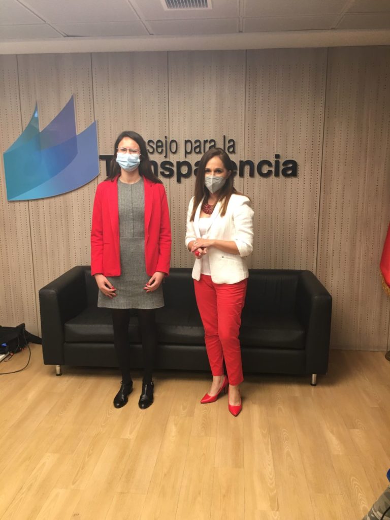 Alcaldesa de Santiago y presidenta del CPLT anuncian entrada de la Corporación para el Desarrollo de Santiago a portal de transparencia
