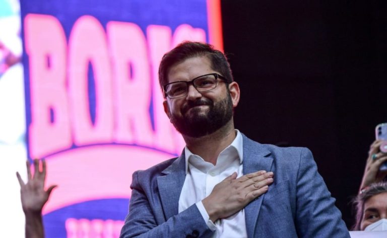Fernando Carmona señala salud, pensiones, reforma tributaria y estabilización de la economía como medidas en el primer año de gobierno de Gabriel Boric