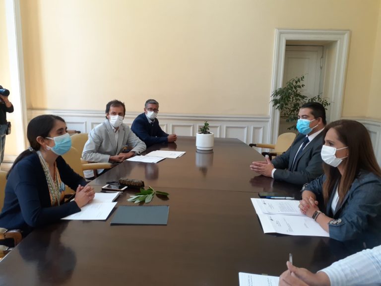 CPLT se reúne con presidenta de la Convención Constitucional para manifestar disposición a seguir colaborando en temas de transparencia e integridad