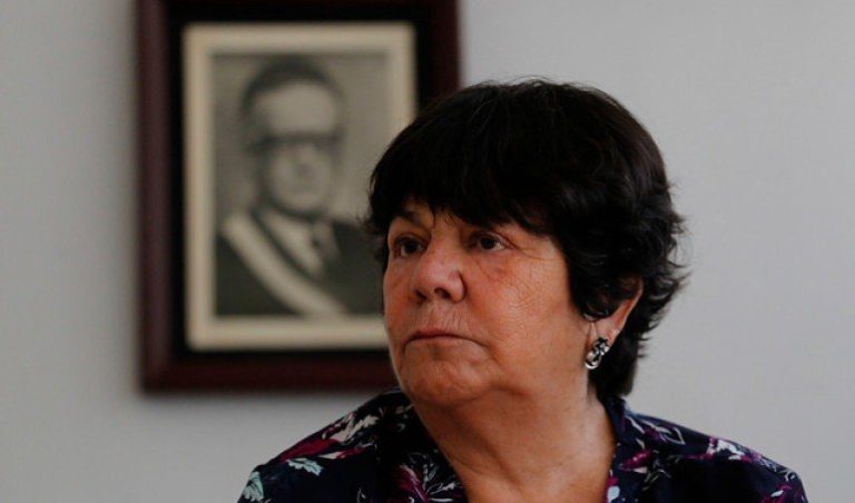 [Podcast] Alicia Lira presidenta de la AFEP califica de inmoral e impresentable levantar un monumento a Piñera