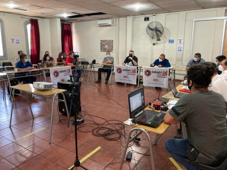 ¡A juntar las 15 mil firmas!: Mesa por un Trabajo Decente ingresa Iniciativa Popular de Norma Constitucional