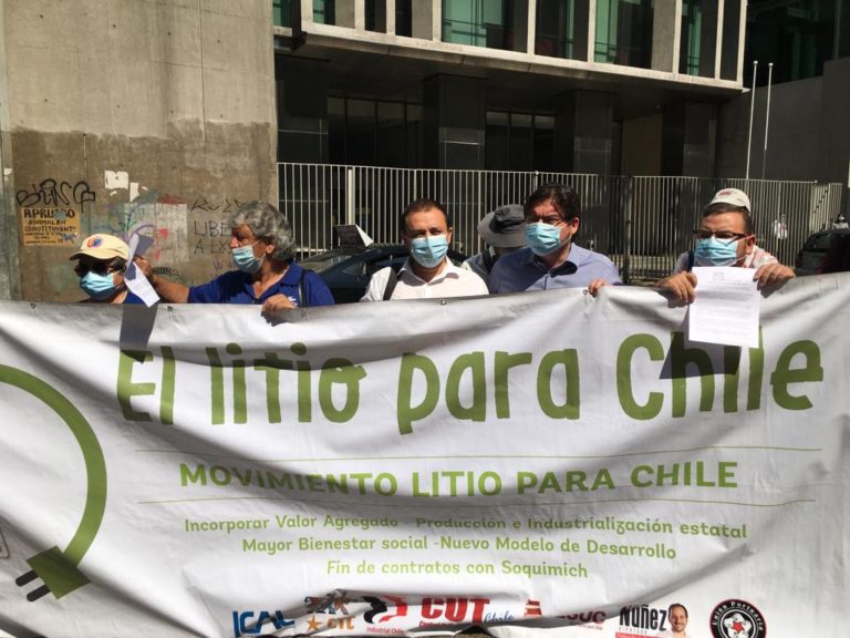 Movimiento “Litio para Chile” se manifestó para invalidar licitación. Corte de Copiapó paralizó licitación