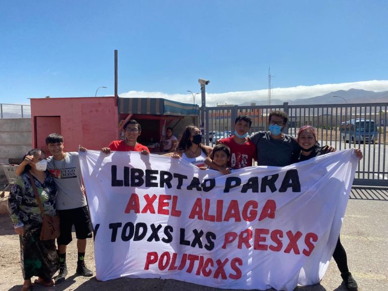 Axel Aliaga, joven preso político de la revuelta, se encuentra en libertad vigilada