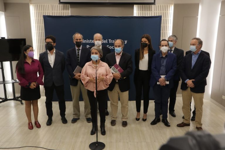 Reunión ministra Jara y CPC: “Hay un ánimo de diálogo y de construcción en conjunto, una mirada de país importante”