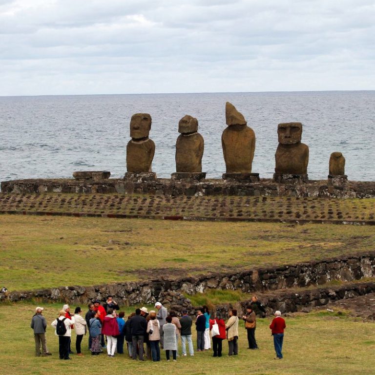 Diputado Cuello expresa “preocupación” por lentitud en plan de reapertura para Isla de Pascua