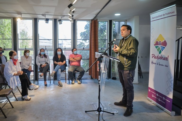 Pudahuel impulsa escuela de artes y oficios para mujeres