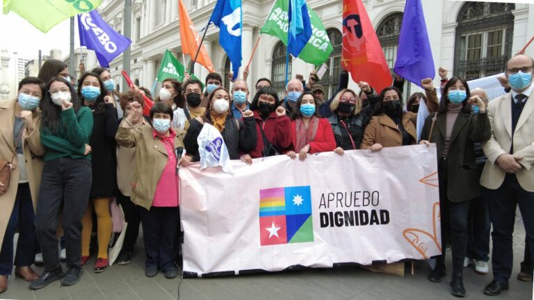 Apruebo Dignidad realizó llamado a la unidad y despliegue territorial para informar a la ciudadanía sobre la nueva Constitución