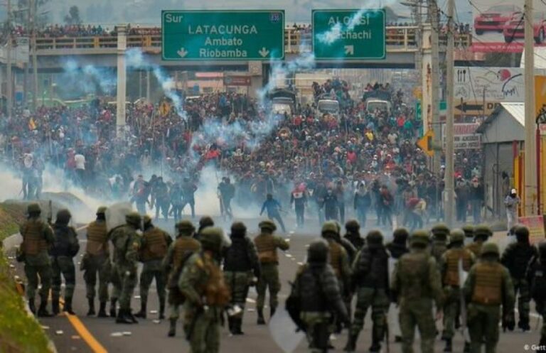 Declaración de militantes Movimiento de la Revolución Ciudadana de Ecuador: El poder Ejecutivo ha optado por el terrorismo de Estado, la violación de los DD.HH. y constitucionales