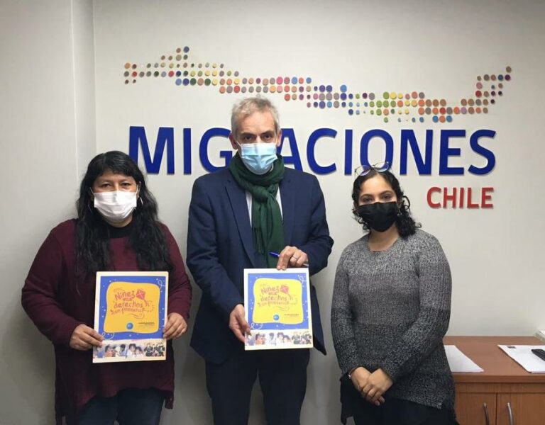 Organizaciones entregan propuestas sobre niñez migrante a director de Migraciones