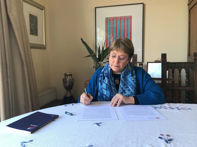 Teillier sobre mensaje de Bachelet: “La ex presidenta lo que hace es reconocer las demandas de la población y que deben buscarse soluciones a la brevedad”