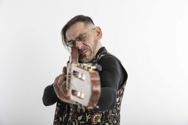 Tata Barahona presenta su disco “Cuarenpeña” en Centro Arte Alameda