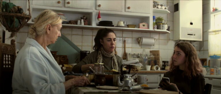 “Las mujeres de mi casa”, la película que sutilmente transita de la comedia al drama