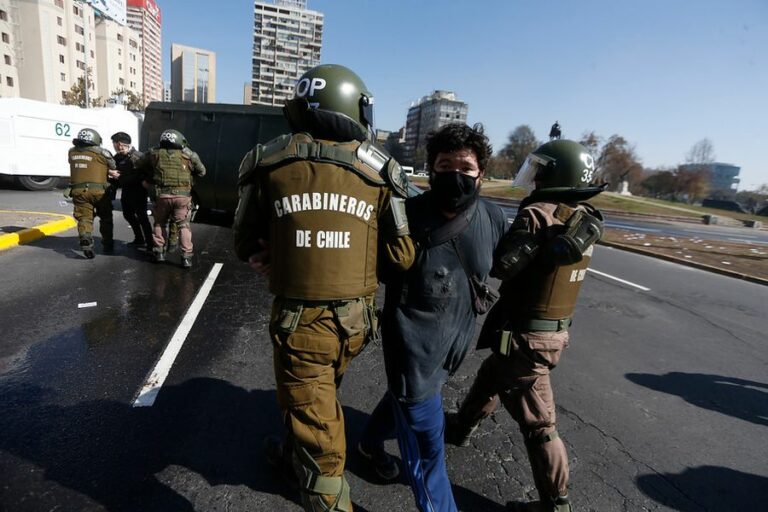 Informe “Libertad de expresión en Chile” aborda agresiones a la prensa en protestas por los presos de la revuelta