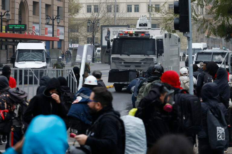 Observadores de DDHH detallan actuar de la policía en romería del 11 de septiembre
