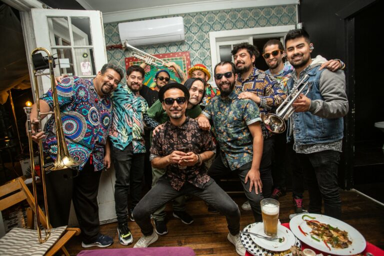 Sonora Barón regresa con nuevo single “La vida es una fiesta”