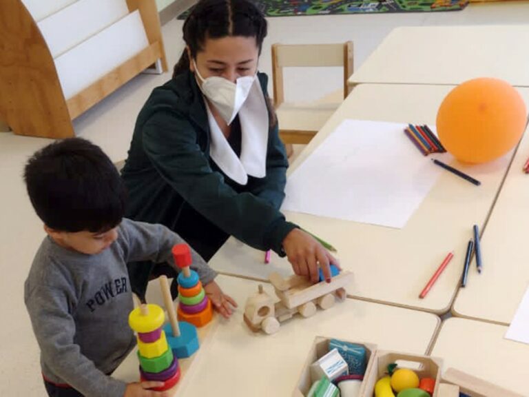 Especialistas en educación señalan que miles de escolares y párvulos se han desvinculado de sus establecimientos en la primera mitad del año