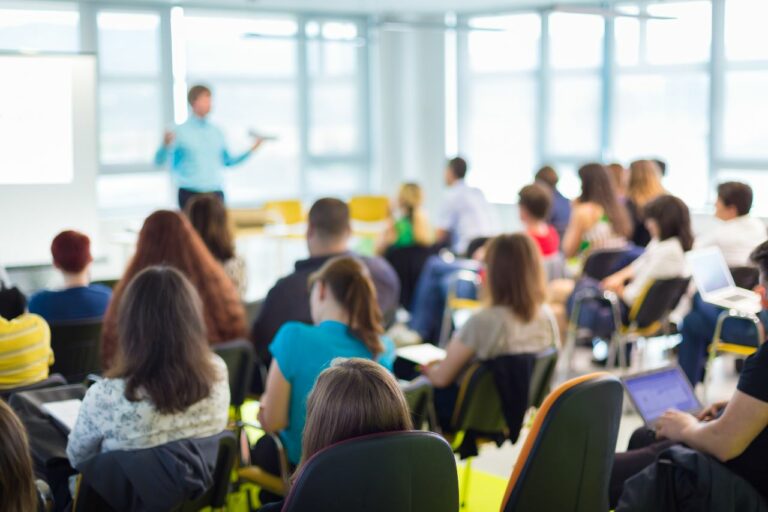 PUCV lidera proyecto que contribuye a la educación escolar en cambio climático