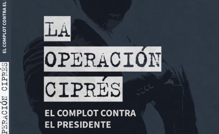 “La Operación Ciprés”, la novela que ficciona sobre el primer año de gobierno de Gabriel Boric