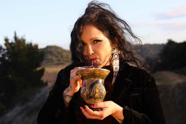 Evelyn Cornejo presenta nuevo disco en Santiago