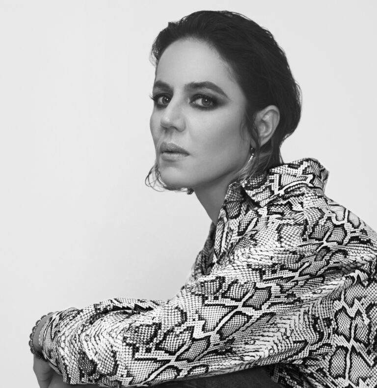 Inad estrena su nuevo single “Q”, un Neo Bolero sobre el amor propio