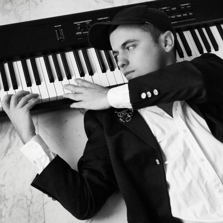 Tololo presenta su nuevo disco “Carrusel”