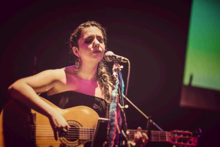 Valentina Rodríguez lanza nuevo disco en concierto