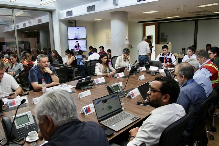 Ministra Aguilera confirma operatividad de la red asistencial en las zonas afectadas por incendios forestales