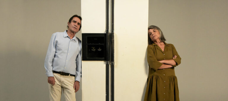 “La intimidad del elefante, obra para dos actores y un refrigerador” se presenta en Espacio Taller.