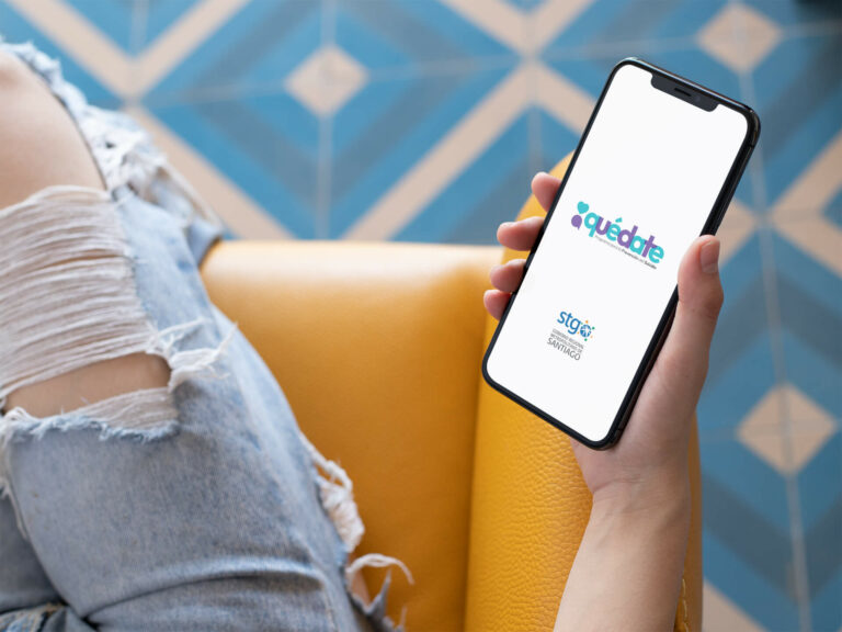 Cientos de personas han recibido ayuda en el chat para la prevención del suicidio Quédate.cl