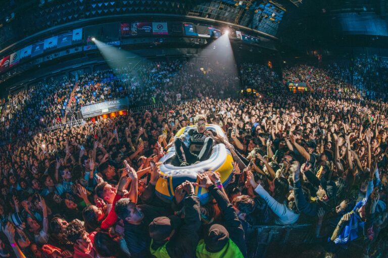 El destacado músico uruguayo de pop urbano, Cardellino, prende Club Chocolate este viernes