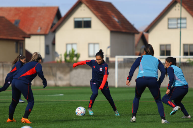 Retorno de Chile Femenino