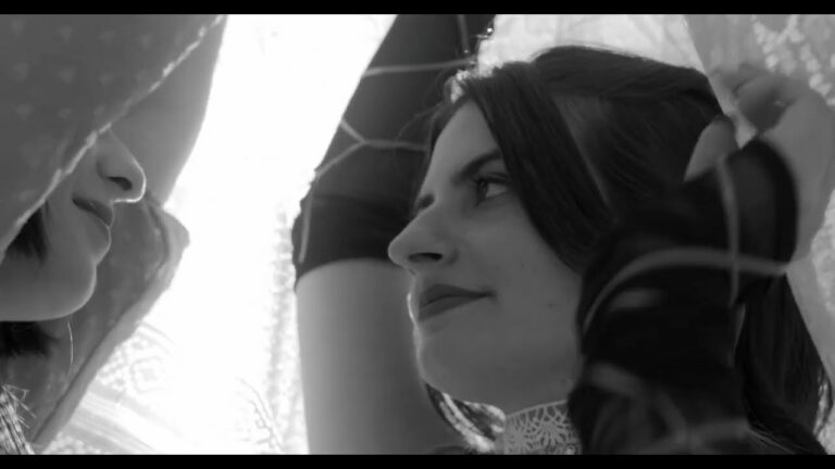 Marineros eleva su dramatismo con la power ballad ‘Amarte así”