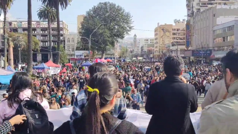 Profesorado realiza Paro Nacional Docente con marchas multitudinarias en todo el país