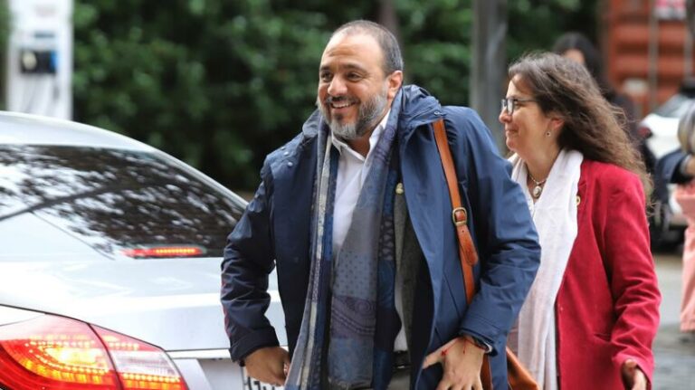 Agrupaciones y parlamentarios señalan homofobia en rechazada acusación contra el ministro Ávila