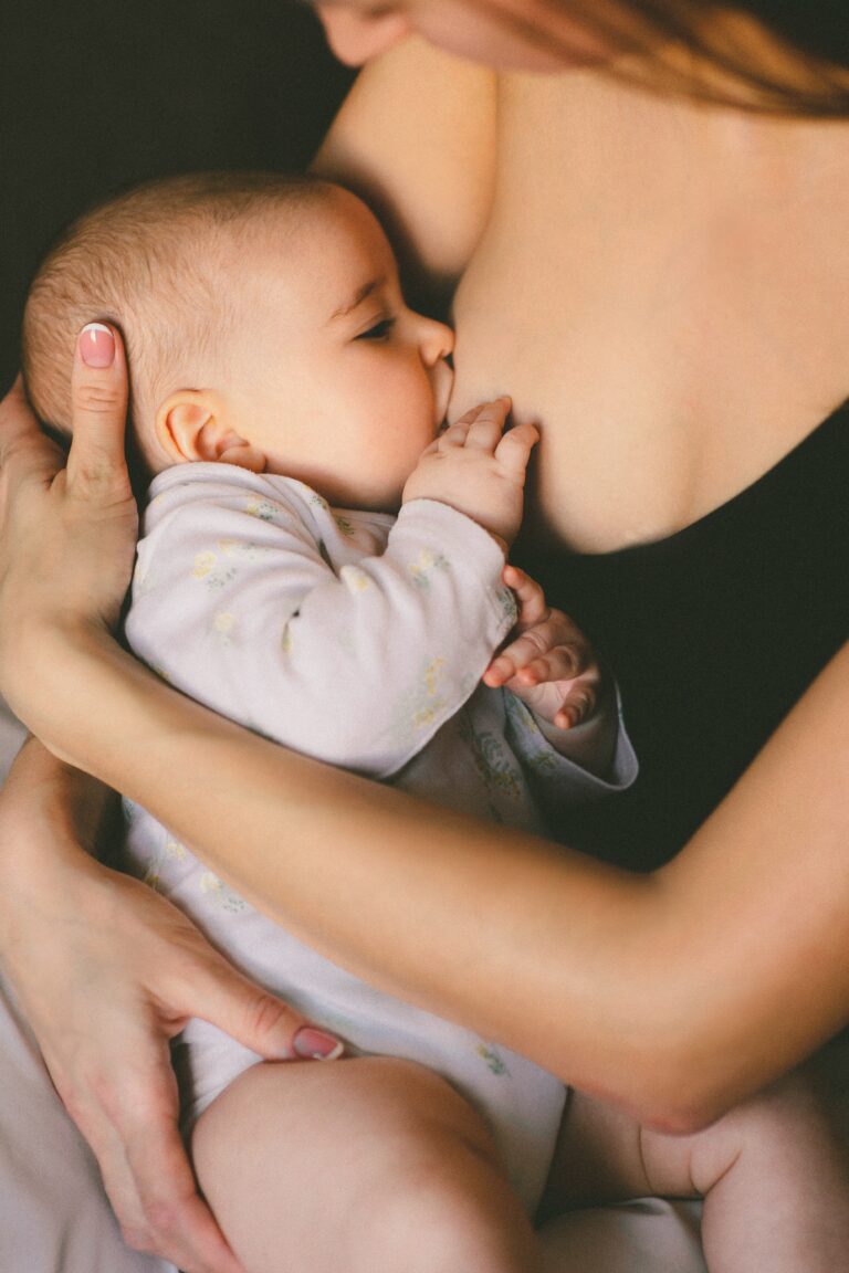 Lactancia materna prolongada: Opción que trae beneficios al bebé y a la madre
