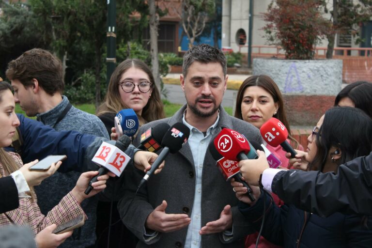 Diputados socialistas presentan proyecto “Fundaciones Transparentes”