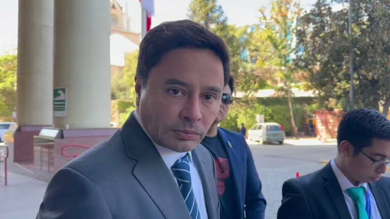 Tenso concejo municipal a días del artefacto explosivo militar que puso funcionario de La Florida: Carter hasta ahora no revisará los protocolos de seguridad