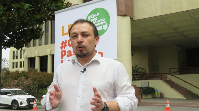 Diputado Cuello y dirigentes sociales plantean urgencia de incorporar tarifa mensual en el transporte también en regiones