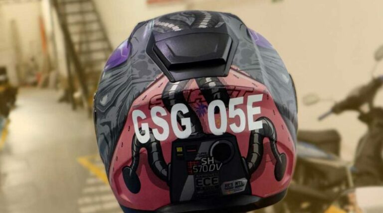 Motociclistas se pronuncian ante moción legislativa que busca grabar datos de la patente en los cascos