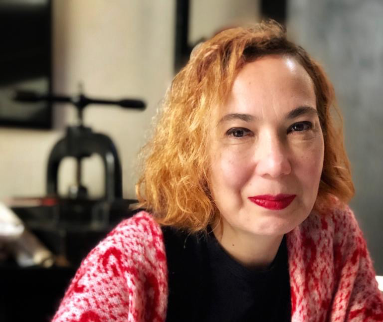 Raquel Robles señala sobre el arte y la política: “La justicia es poética porque antes estuvo en el campo de la imaginación”