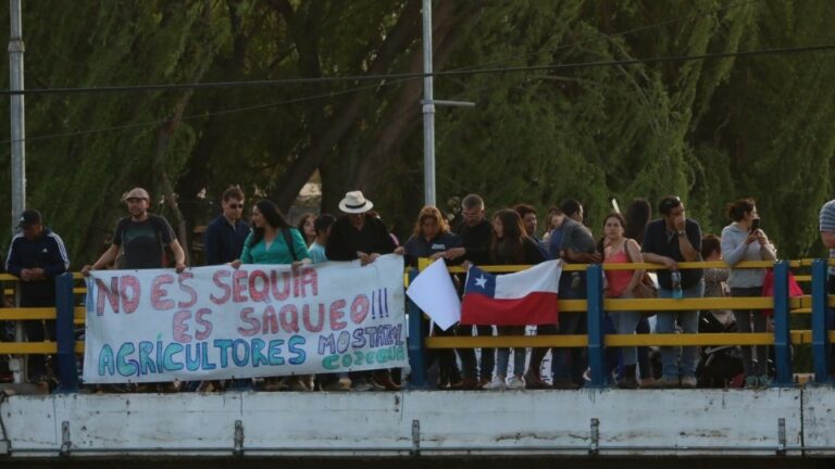 No era sequía, era saqueo: Dirección de Aguas ordena derribar obras que extraían aguas ilegalmente del estero Troncó en San Francisco de Mostazal