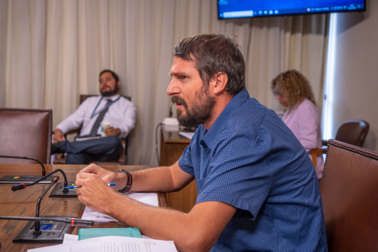 Diputado Ramírez (PC) presentó proyecto de ley para mejorar estándares ambientales