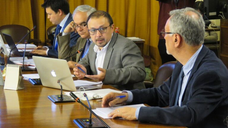Diputado Cuello por corrupción en Vitacura: “La flexibilidad del uso de los recursos municipales permitió el desvío con formas tradicionales de la mafia”