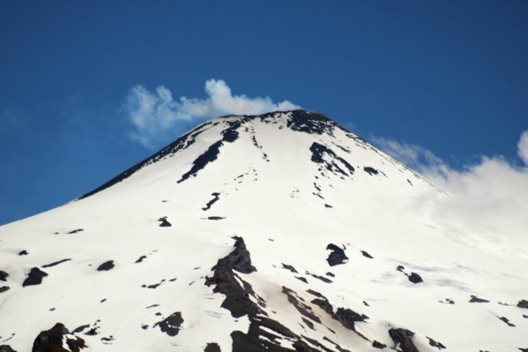Alerta Naranja en el volcán Villarrica: Lo que debes saber y hacer