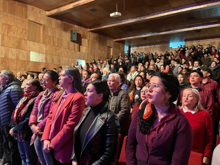 En homenaje a Guillermo Teillier por su natalicio número 80 PC reafirma “compromiso absoluto en la lucha por la transformación para construir una sociedad mejor”