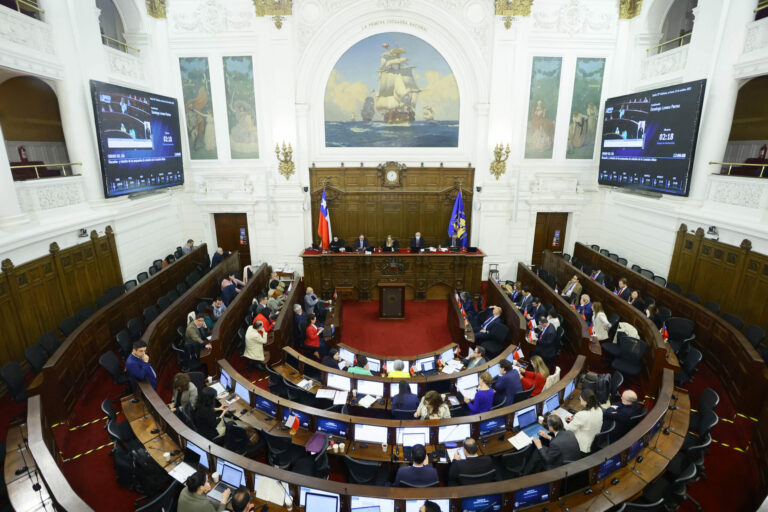 Pleno del Consejo Constitucional retrasa última votación para aprobar o rechazar la propuesta de nueva Constitución