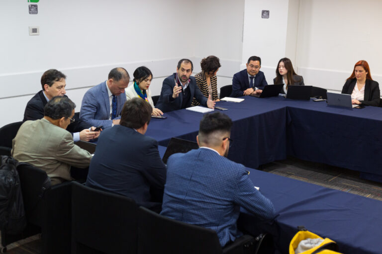 Sinovac (China)  y Chile avanzarán en la producción de vacunas en nuestro país