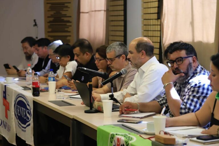 Avanza negociación de la Mesa del Sector Público por reajuste fiscal