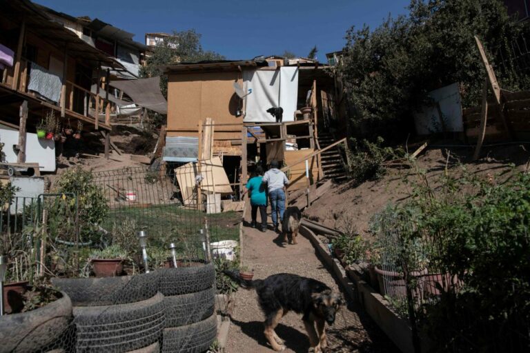 El derecho al techo propio secuestrado: Las causas estructurales detrás de la tragedia en Coronel