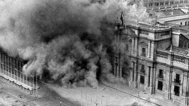 Se estrena versión restaurada de filmación del bombardeo a La Moneda y documental sobre Brigada Ramona Parra